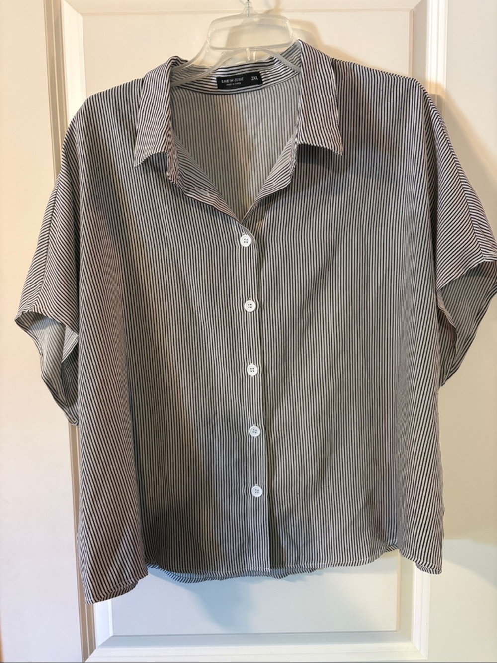 SHEIN Black & White Vertical Pinstripe Short Sleeve Button Blouse